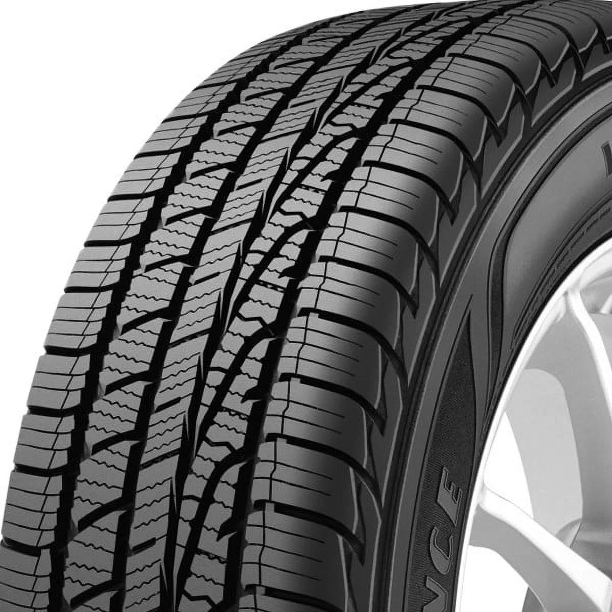 255/55R18 109V All-Season Tire M6524