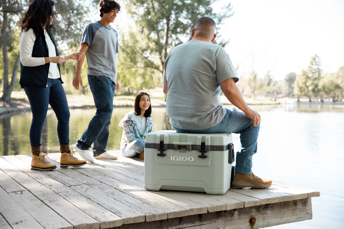52 QT Wheeled Ice Chest Cooler L283331