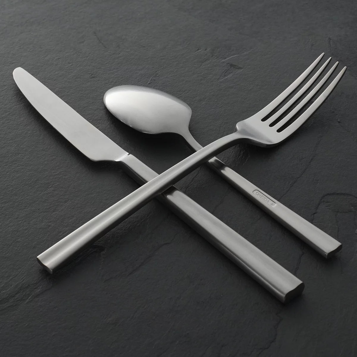45-Piece Silverware Set I3001