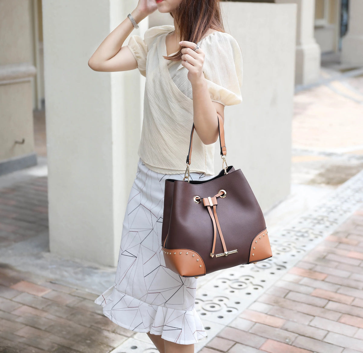 Black Vegan Leather Bucket Bag & Wristlet Wallet 2-Piece Set T520232