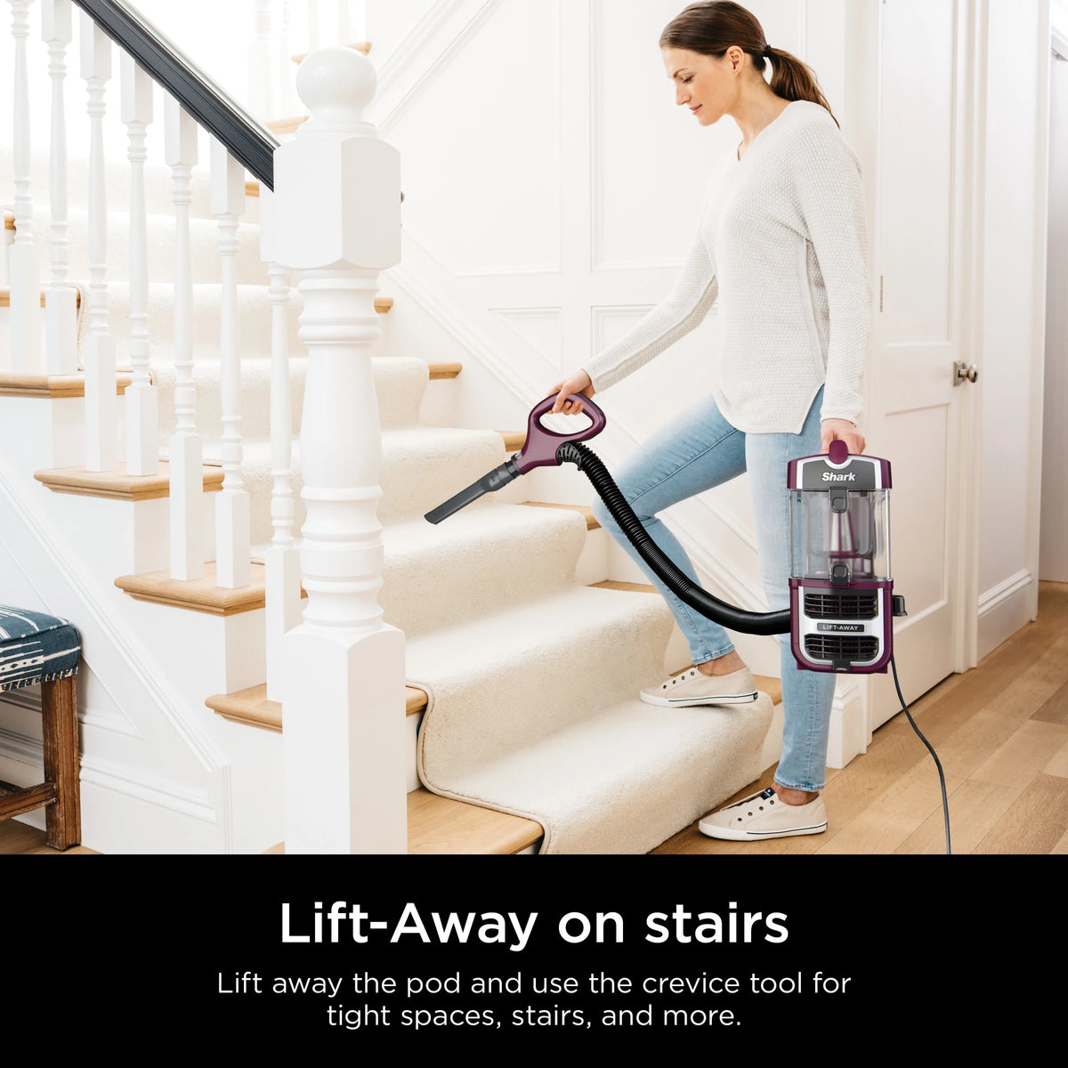 Upright Vacuum with Self-Cleaning Brushroll V561870